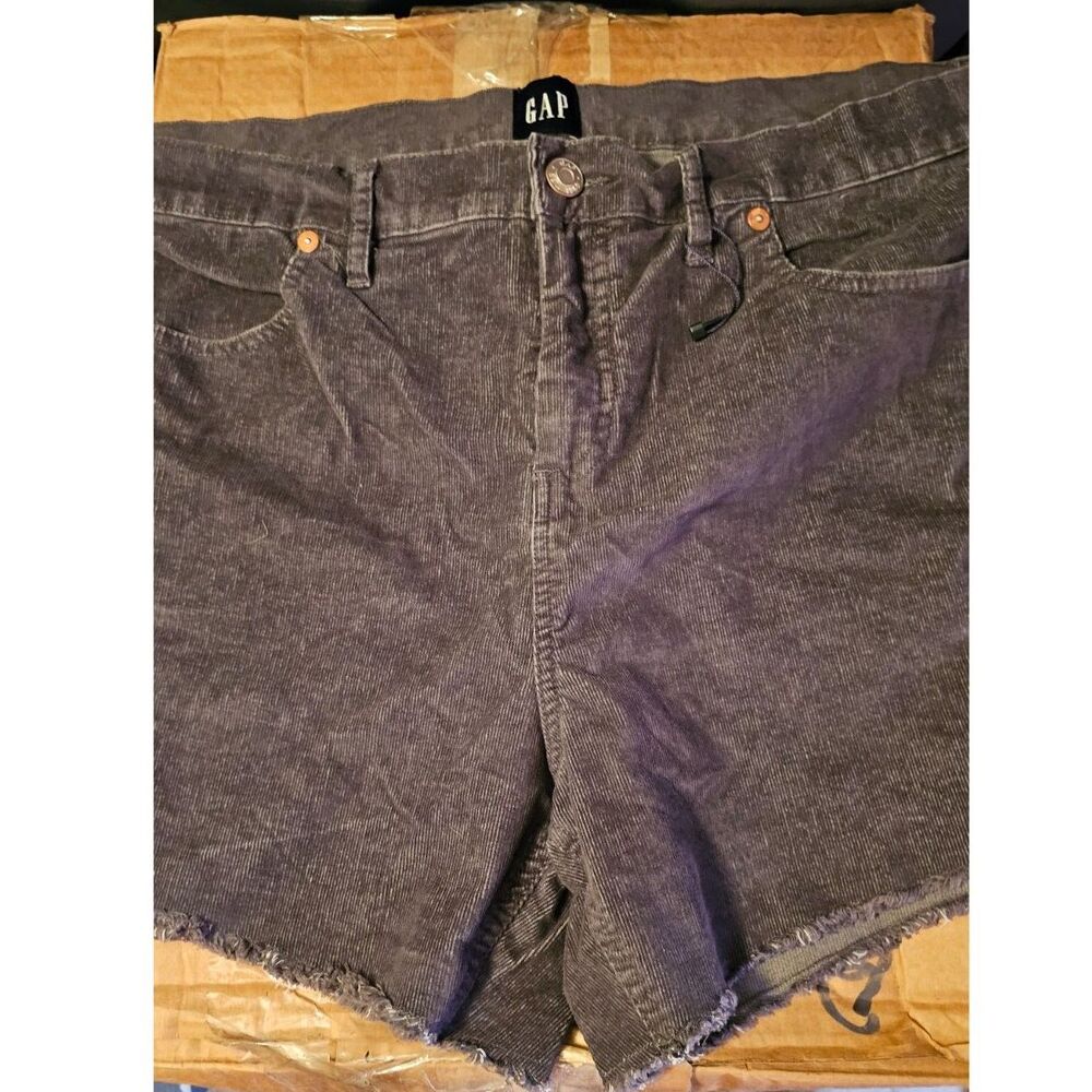 GAP Cordaroy Women's Shorts About 3" inseam Size 14 Super Cute Comfy Worn Once